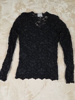 Simply Detailed Black Lace Long-Sleeve Top